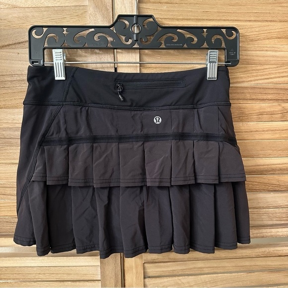 Lululemon Run: Pace Setter Skirt  I Size 4 - Picture 3 of 5
